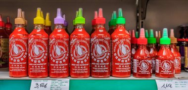 Uçan kaz marka tarafından sriracha acı biber Sos