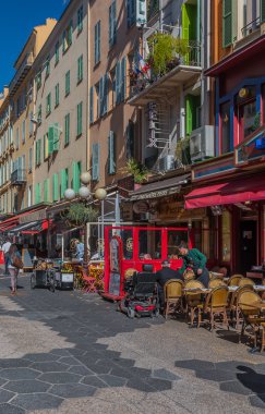 Bir Akdeniz evde güzel Fransa'da sokak kafeleri 