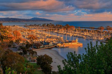 Günbatımı Dana Point Limanı, Orange County, Güney Kaliforniya