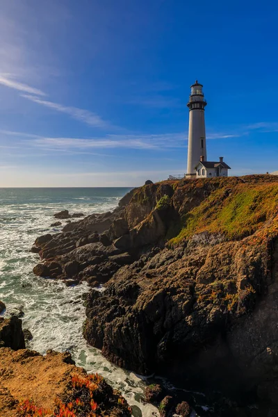 北カリフォルニアのピジョンポイント灯台太平洋の海岸線 — ストック写真