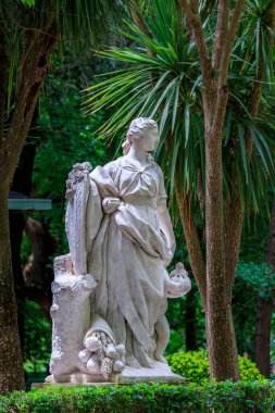 Taconera Gardens, Pamplona, İspanya 'da Mariblanca' nın klasik heykeli