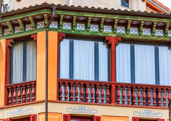Colorful house facades in Pamplona Spain, town famous for bull running — Stock Photo, Image