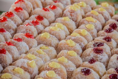 Markette taze hamur işleri