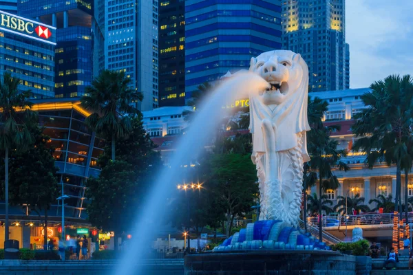 Singapore Merlion After Sunset — Stock Photo, Image