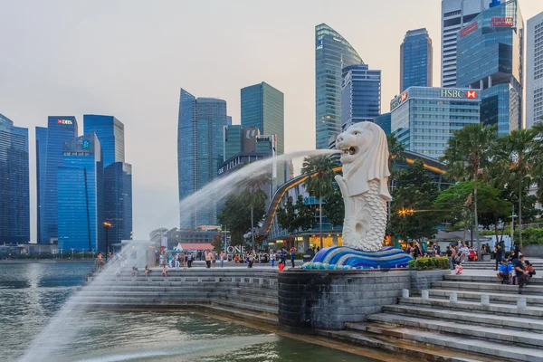 Singapore Merlion After Sunset — Stock Photo, Image