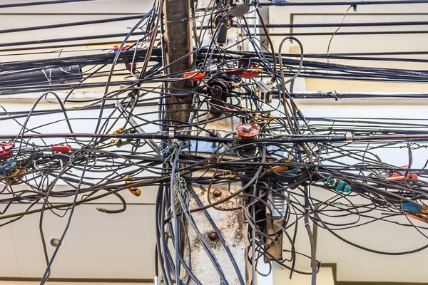karışık elektrik telleri