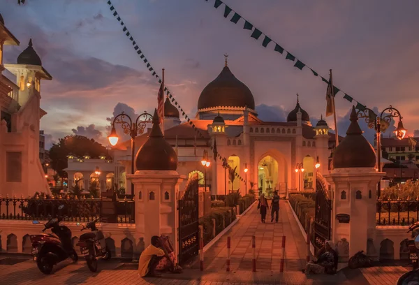 Kapitan Keling Masjid setelah matahari terbenam — Stok Foto