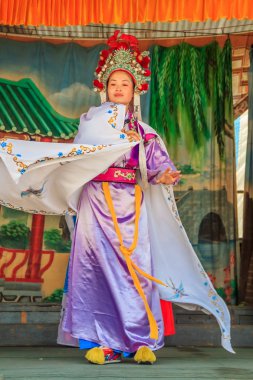 Çin opera sokak performansı