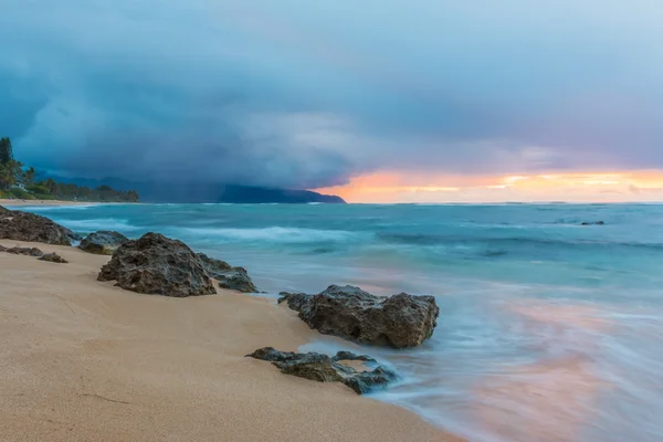 Fantastiska solnedgången på hawaii — Stockfoto