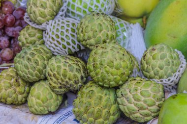Piyasada cherimoya