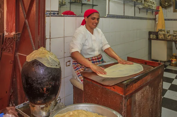 Yemek faslı kadın — Stok fotoğraf