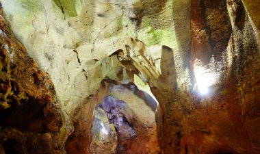 Benidoleig Cueva Calaveras mağara Alicante