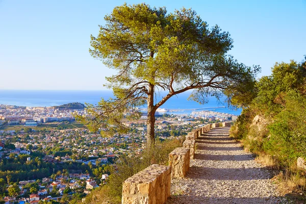 Denia sledovat v Montgo mountain v Alicante — Stock fotografie