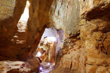 Benidoleig Cueva Calaveras mağara Alicante