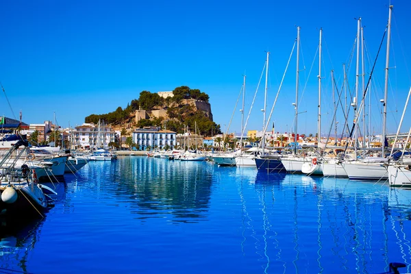 Denia marina Port i zamek w Alicante w Hiszpanii — Zdjęcie stockowe