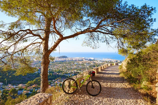 Mountain bike MTB Denia na pista Montgo Espanha — Fotografia de Stock