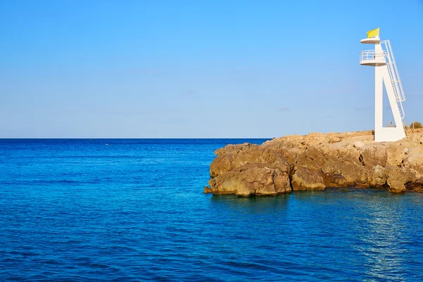 Denia Las Rotas Trampoli stranden och tower Spanien — Stockfoto