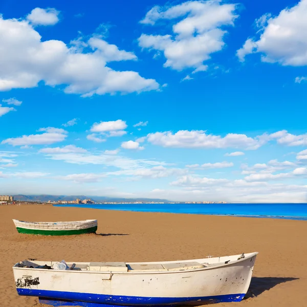 Valencia La Malvarrosa beach boats stranded — Stock Photo, Image