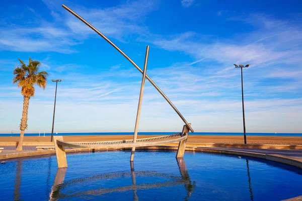 Valencia La Malvarrosa båt staty fontän — Stockfoto