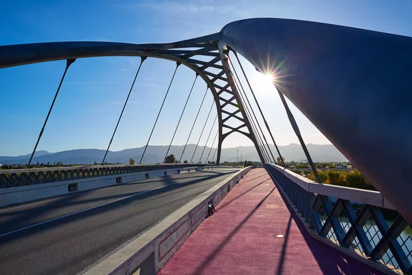 Cullera bron över Xuquer mellan floden av Valencia — Stockfoto