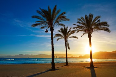 Valencia Cullera Playa los Olivos plaj gün batımı