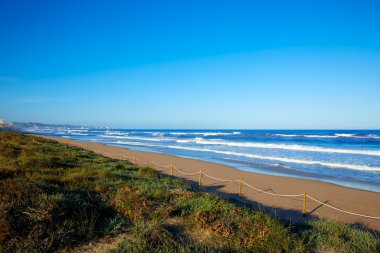 Valencia Tavernes de Valldigna plaj kum tepelerine