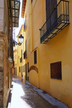 Valencia barrio del Carmen Caddesi cephe İspanya