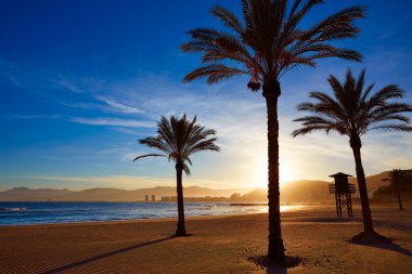 Valencia Cullera Playa los Olivos plaj gün batımı