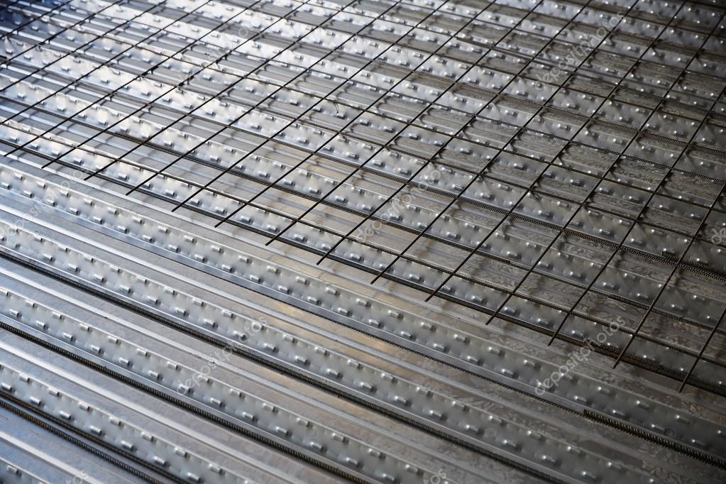 Reinforced concrete slab sheet metal formwork — Stock Photo