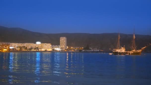 Plage de Los Cristianos au coucher du soleil à Arona Tenerife Îles Canaries — Video