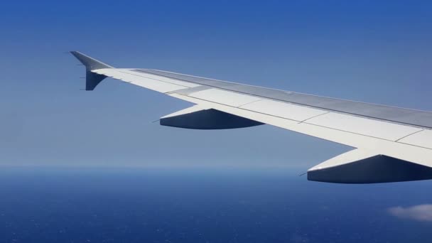 Flugzeug Flügel fliegen über Wolken in blauem Himmel hohe Ansicht fuerteventura 