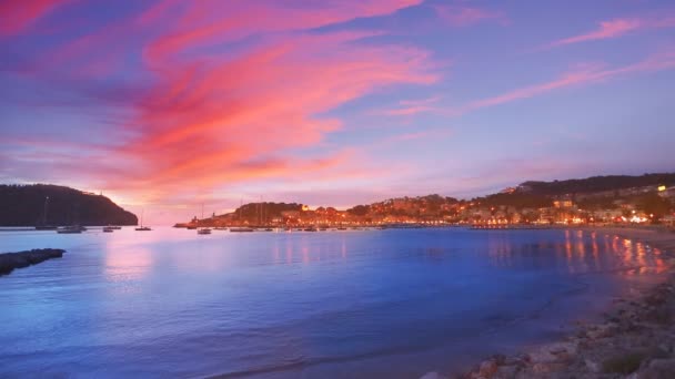 Puesta de sol de Port de Soller en Mallorca en la isla balear de Mallorca — Vídeo de stock