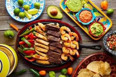 Meksika açılan sığır tavuk salata karides