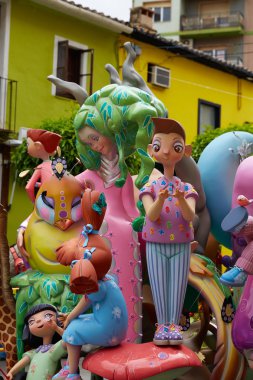 Fallas fest popular figures will burn in March 19