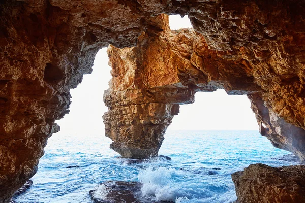 Pláž Cala del Moraig jeskyně v Benitatxellu — Stock fotografie