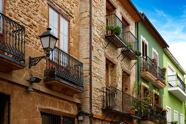 Denia street Loreto fasader i Alicante Spanien — Stockfoto