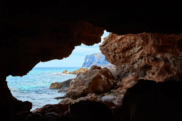 Denia Las rotas grotte sulla spiaggia di Alicante — Foto Stock