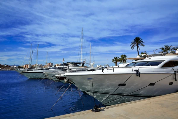 Denia port marina im mediterranen spanien — Stockfoto