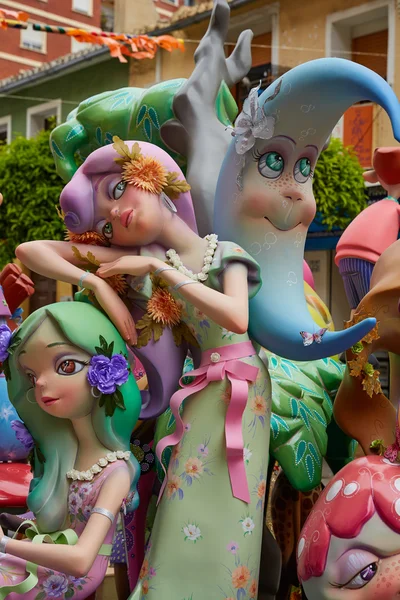 Fallas fest figuras populares se quemarán en marzo 19 —  Fotos de Stock