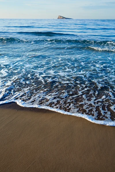 Пляж Бенидорм и остров Аликанте — стоковое фото