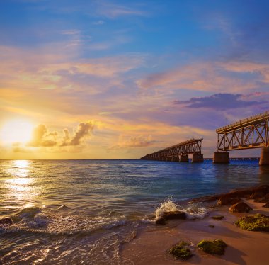 Florida Keys eski köprü günbatımında Bahia Honda