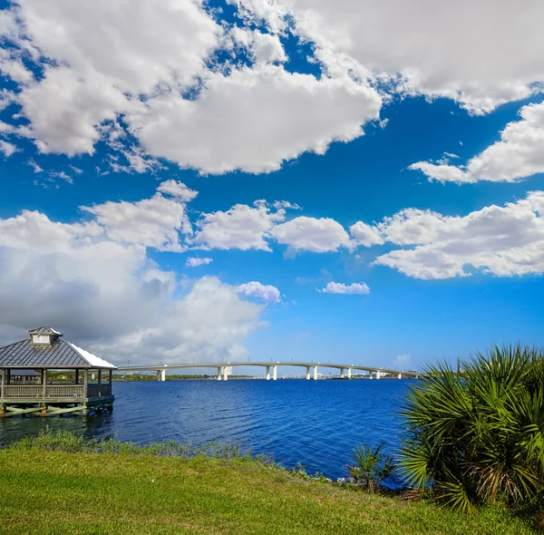 Daytona Beach Halifax river i Florida stuga — Stockfoto