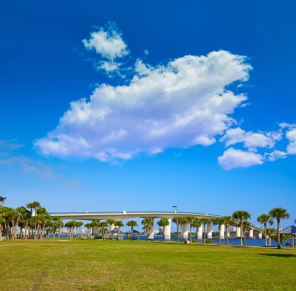 Daytona Beach Halifax río en el puente de Florida — Foto de Stock