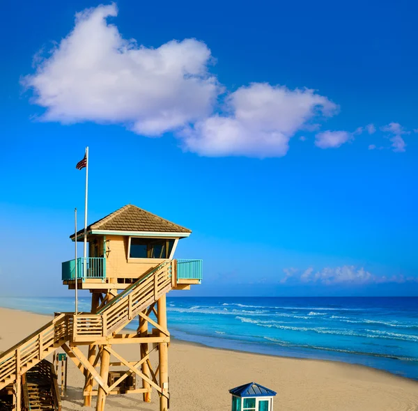 Daytona Beach en Florida baywatch tower Estados Unidos — Foto de Stock