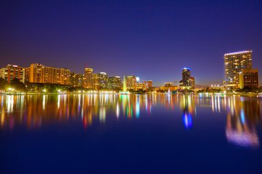 Orlando manzarası günbatımı Gölü Eola Florida bize