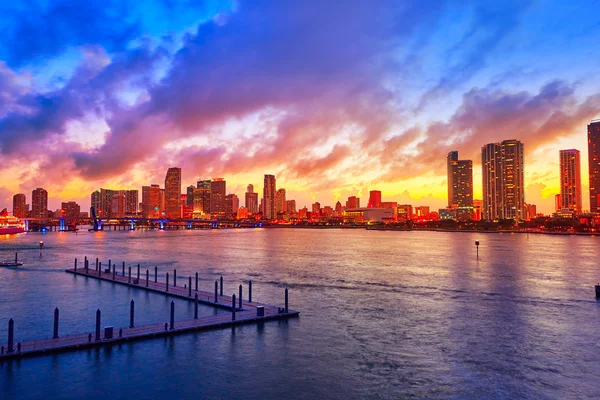 Miami skyline centro atardecer Florida US —  Fotos de Stock