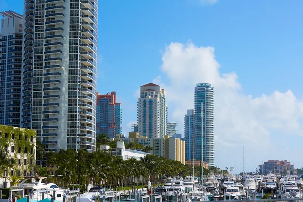 Miami Beach från Macarthur Causeway Florida — Stockfoto