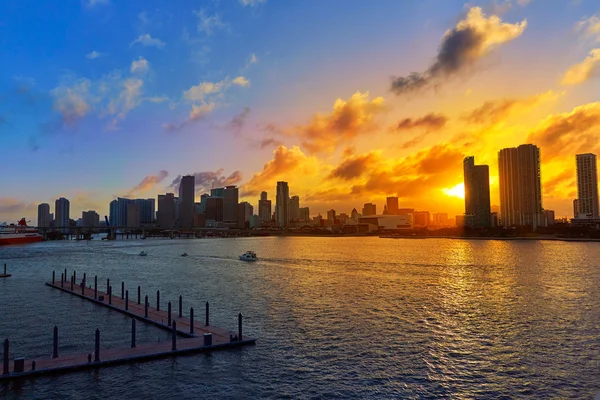 Miami downtown skyline sunset Florida oss — Stockfoto
