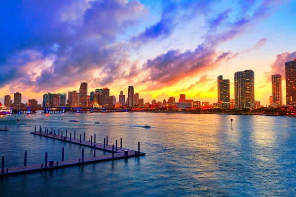 Miami skyline centro atardecer Florida US —  Fotos de Stock