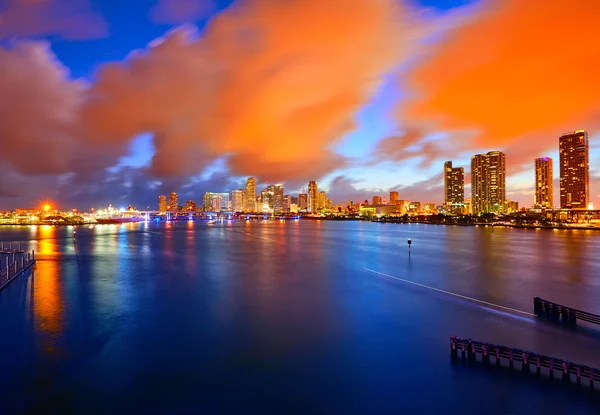 Miami skyline centro atardecer Florida US —  Fotos de Stock